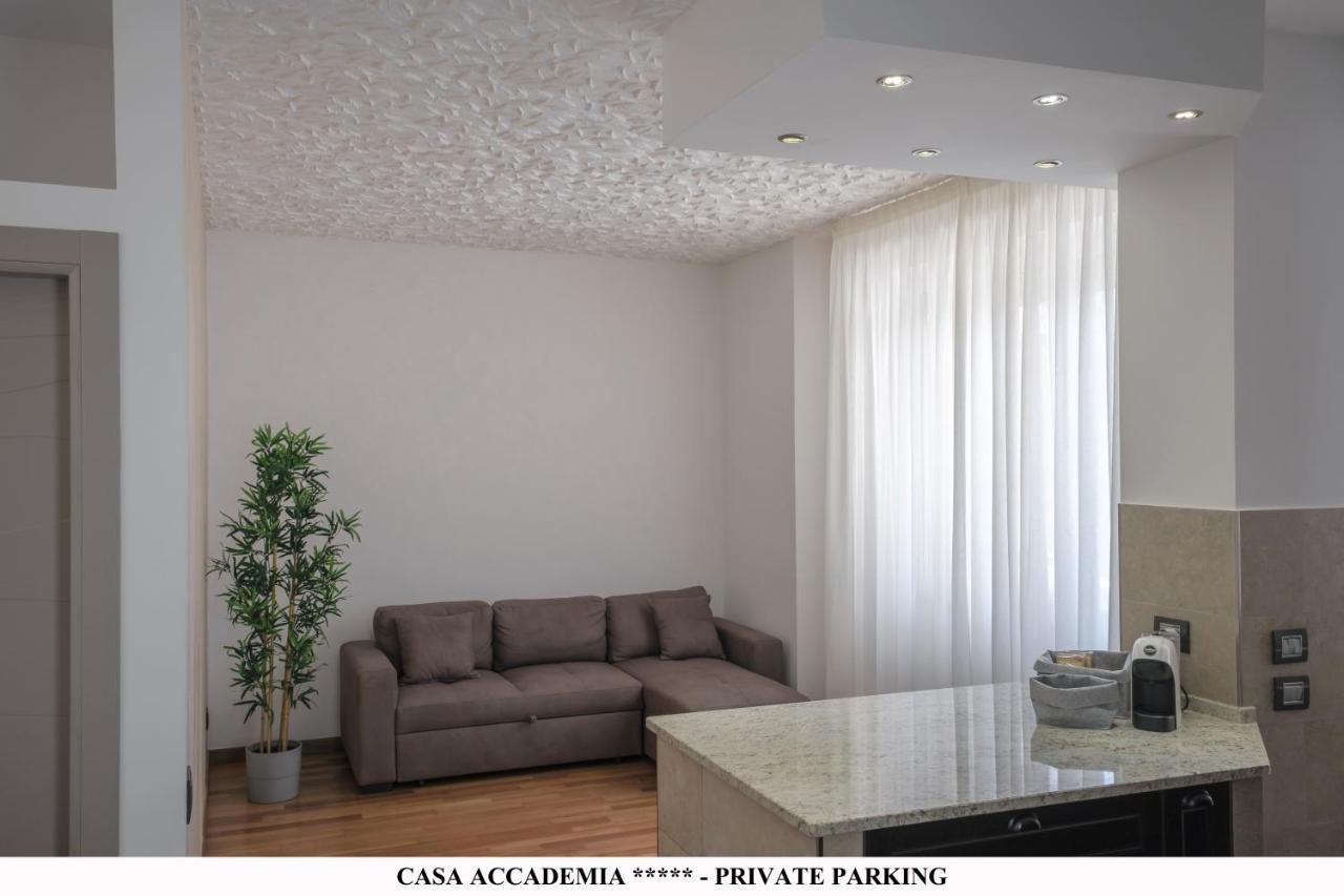 リヴォルノElegante Casa Accademia ***** - Private Parkingアパートメント エクステリア 写真
