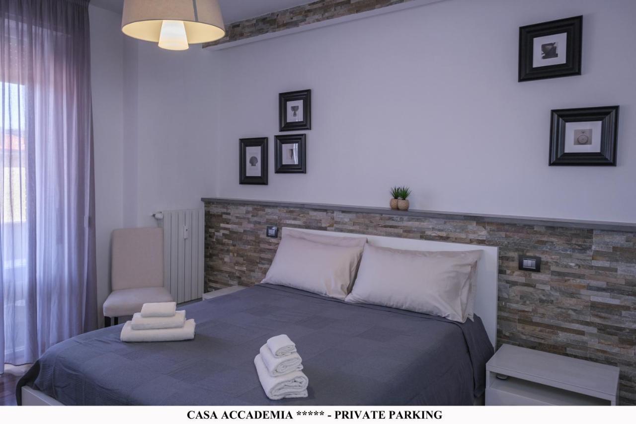 リヴォルノElegante Casa Accademia ***** - Private Parkingアパートメント エクステリア 写真