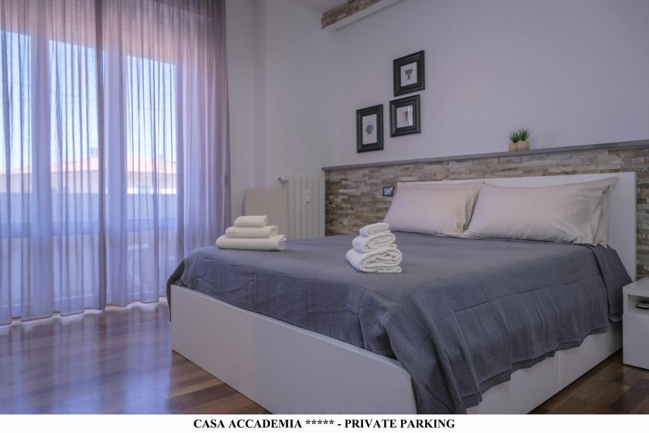 リヴォルノElegante Casa Accademia ***** - Private Parkingアパートメント エクステリア 写真