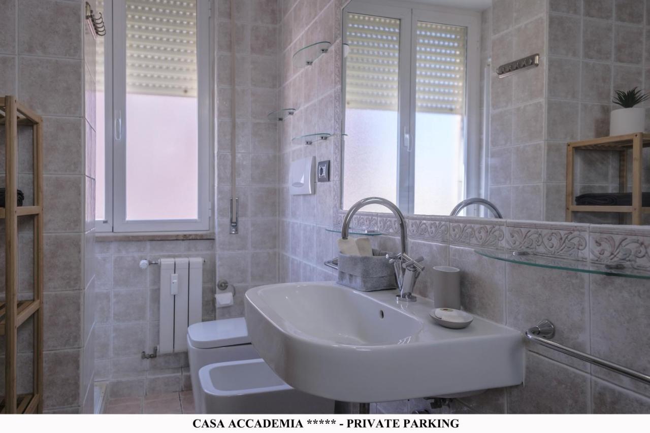 リヴォルノElegante Casa Accademia ***** - Private Parkingアパートメント エクステリア 写真